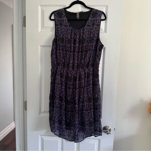 Size 1X Additionelle Black and Purple Printed High Low Hem Midi Dress